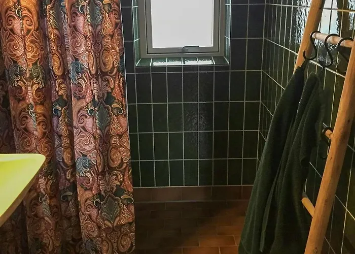 Hébergement de vacances Thatched With Sea Views In Baring Ege